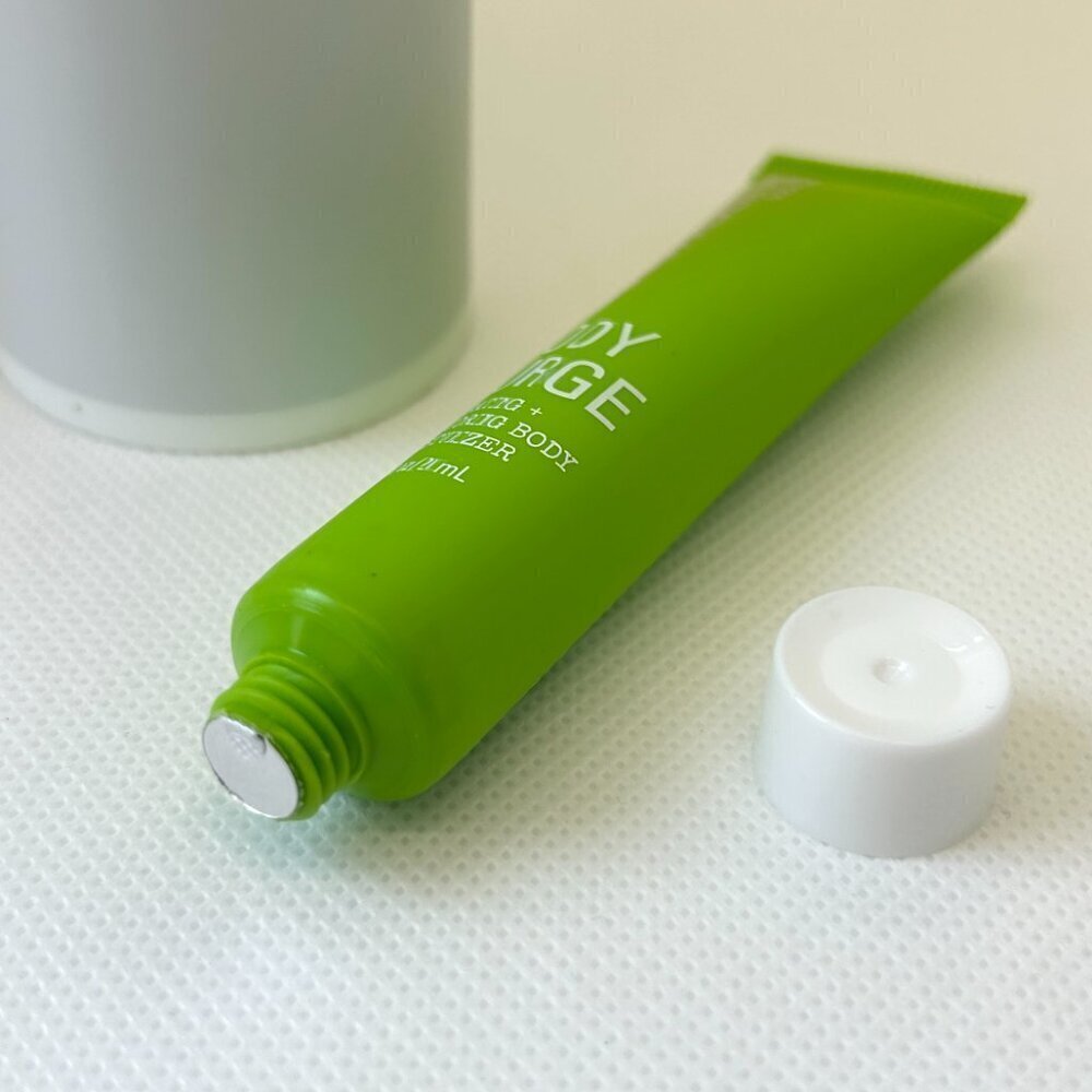 Goldfaden MD Firm Believer Body Contouring Serum and Body Surge Moisturizer - Picture 5 of 7